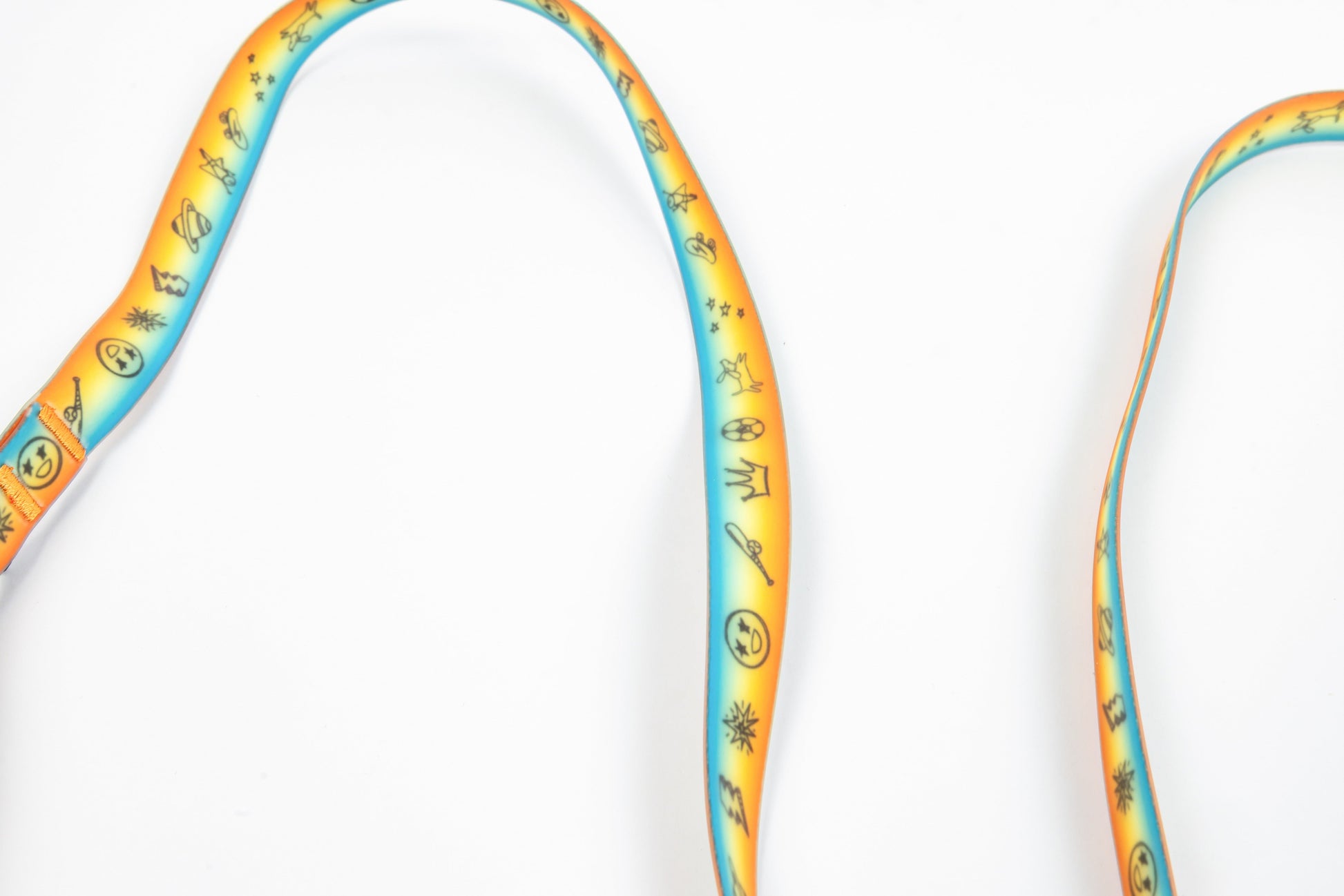 Doodles Waterproof Dog Leash - Orange Gradient - Detail - Design Pattern