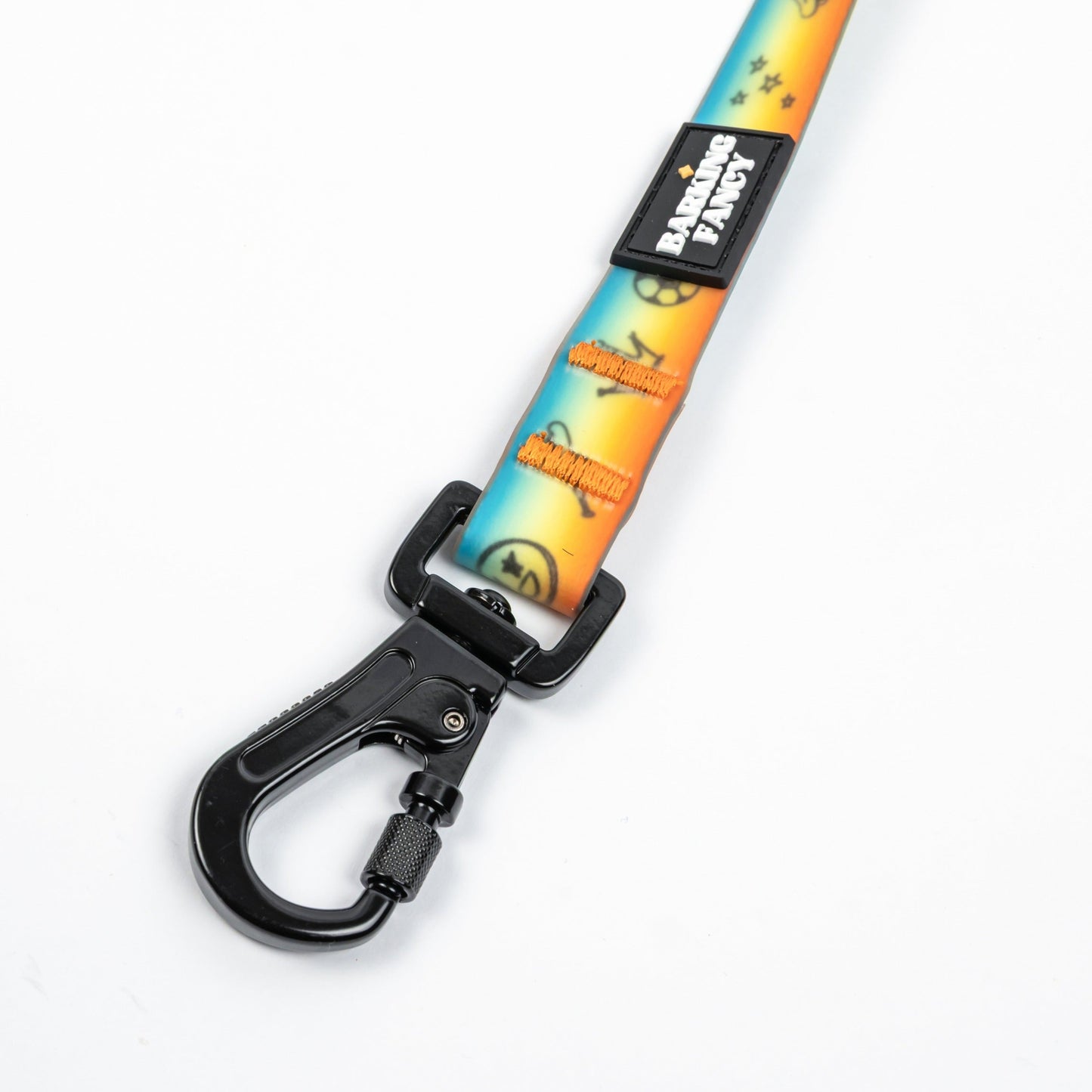 Doodles Waterproof Dog Leash - Orange Gradient - Feature - Locking Snap Hook