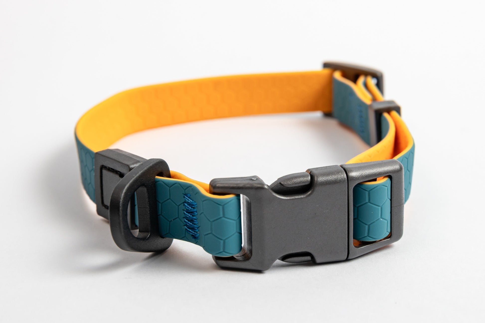 Hexagon Waterproof Dog Collar - Blue - Detail - D-Ring