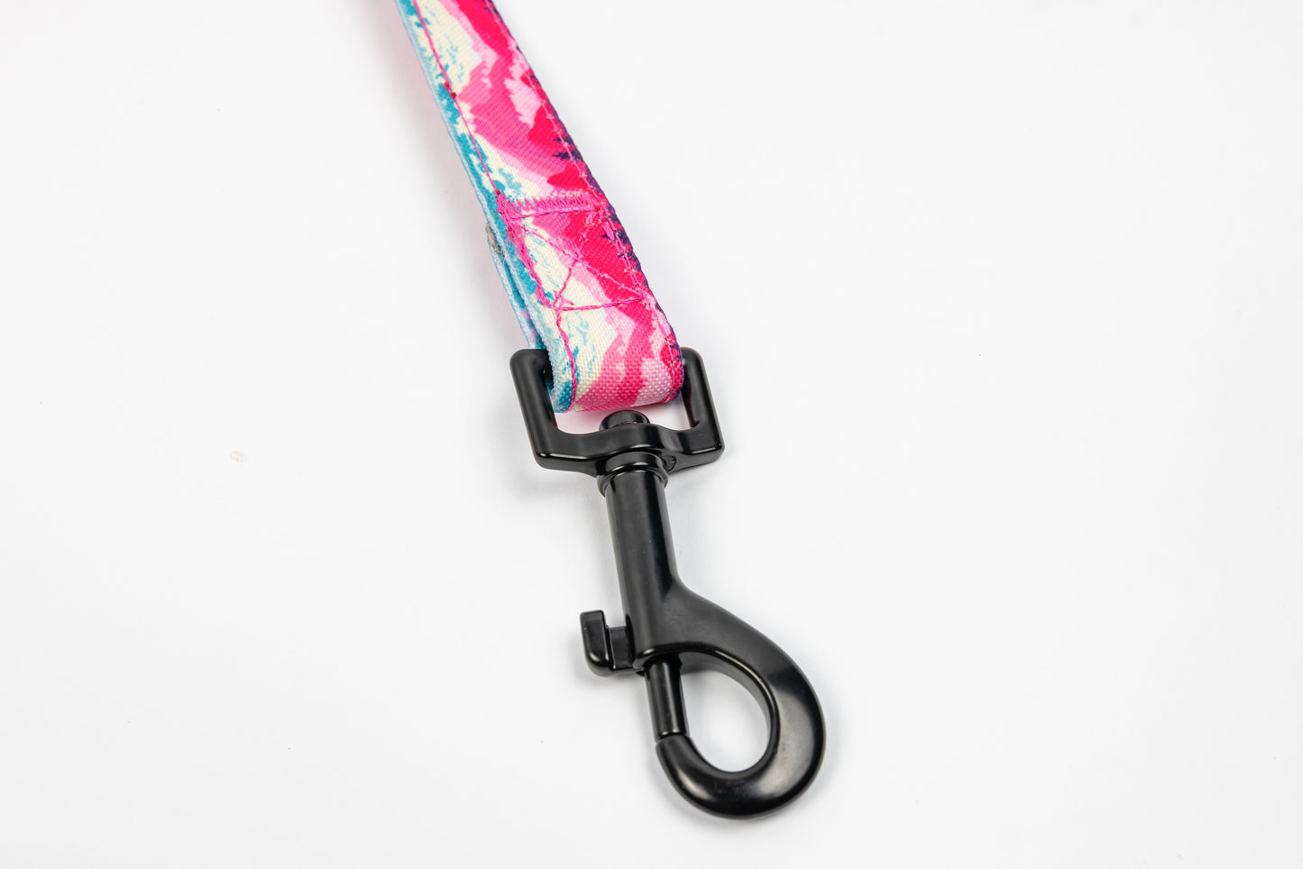 Mountainscape Canvas Dog Leash - Pink - Detail - D-Ring