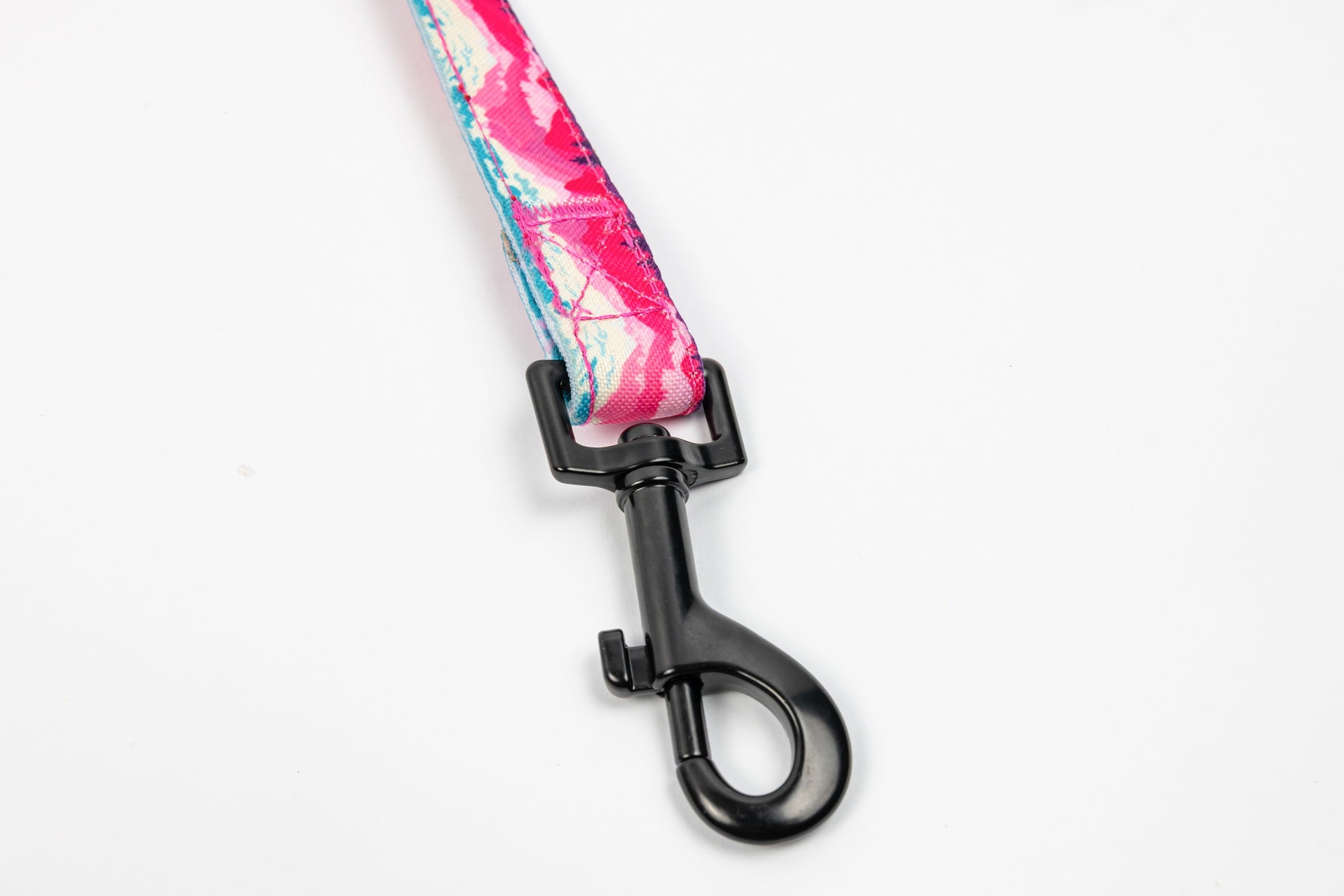 Mountainscape Canvas Dog Leash - Pink - Detail - D-Ring