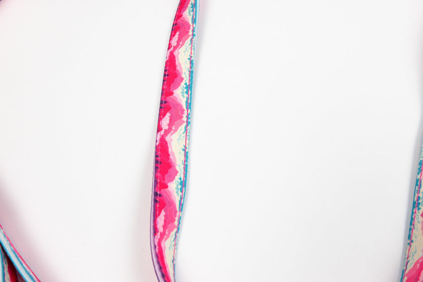 Mountainscape Canvas Dog Leash - Pink - Detail - Design Pattern