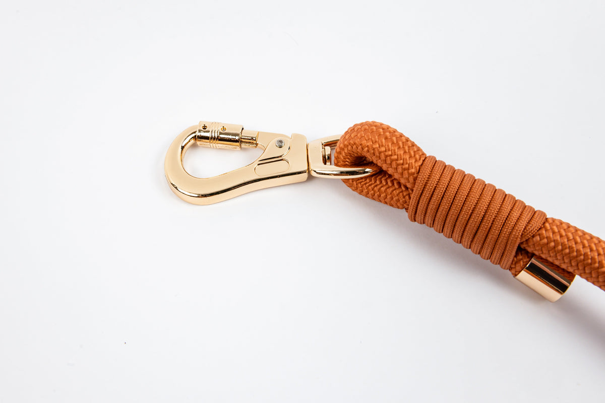 Caramel Signature Rope leash locking snap hook