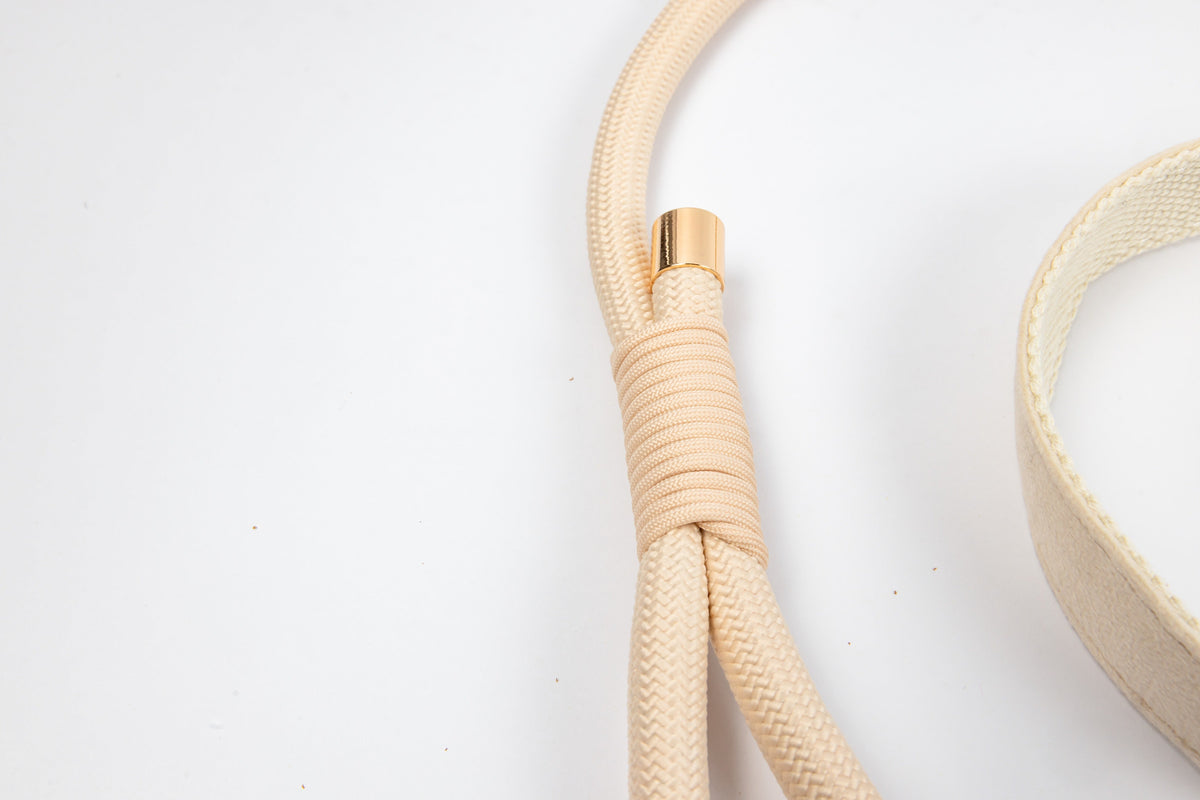 Cream Signature Rope leash wrapped handle and brass accent detail
