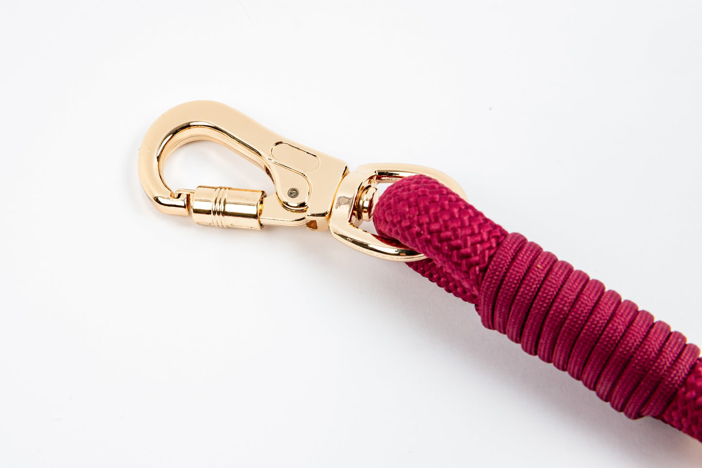 Signature Rope Leash - Wine - Feature - Locking Snap Hook